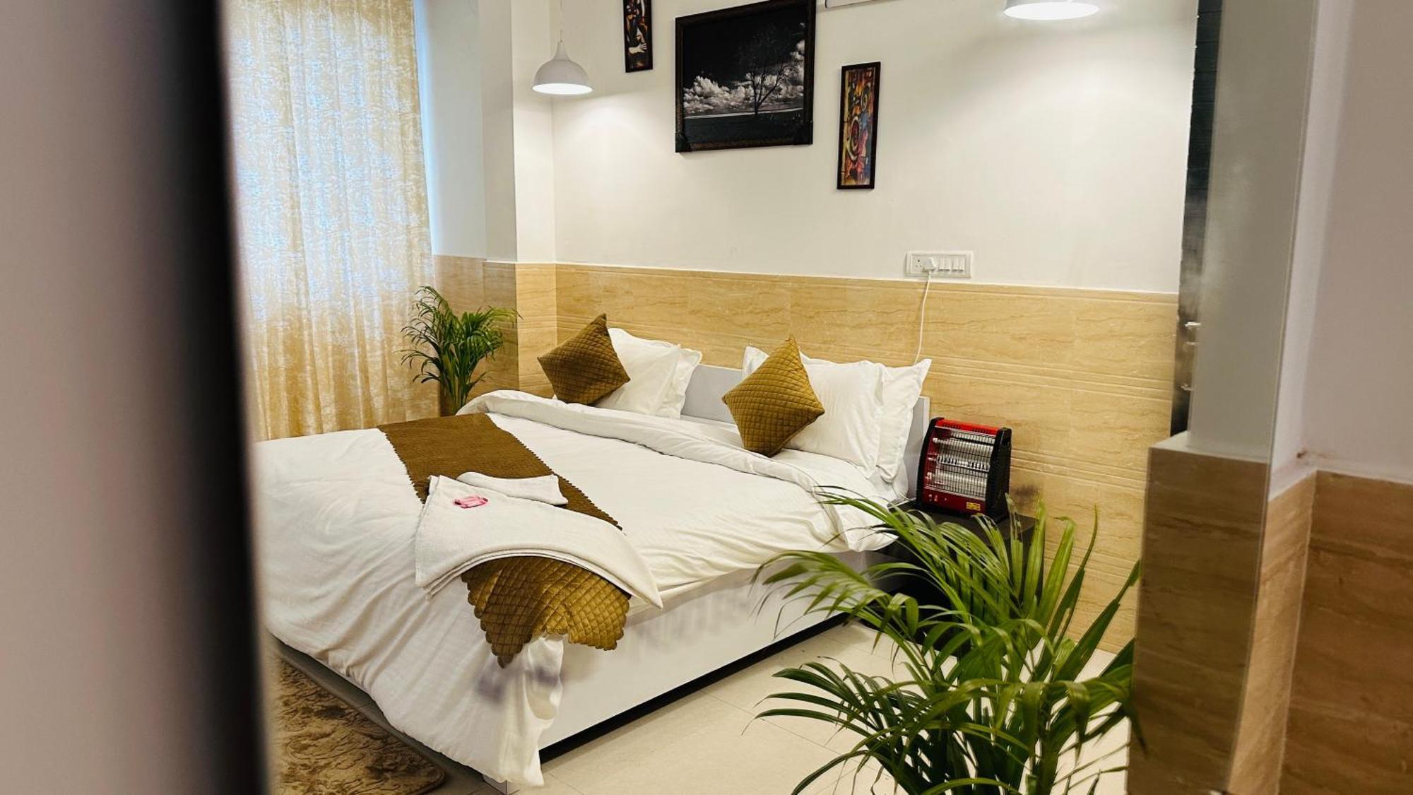 Hotel Relax In - Noida Sector 18 Eksteriør billede
