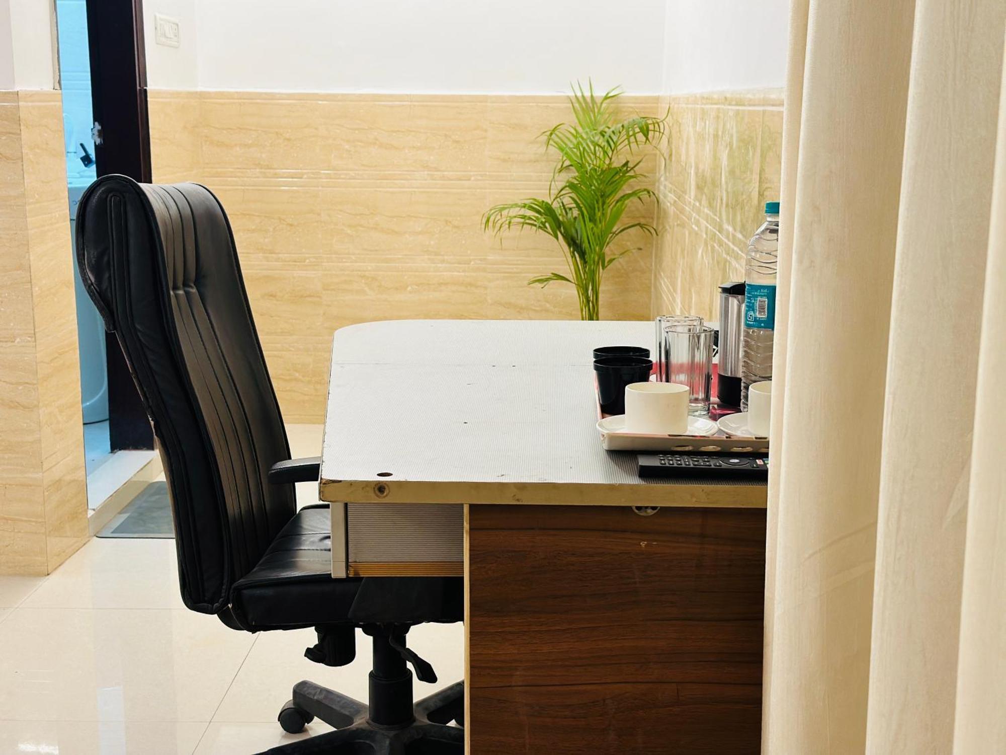 Hotel Relax In - Noida Sector 18 Eksteriør billede